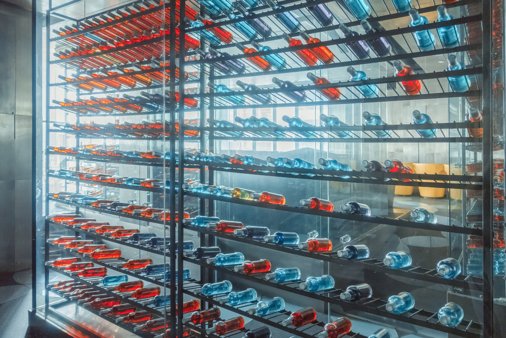 五彩斑斕的酒飲世界 起泡酒與香檳瓶的藝術(shù)收藏與酒吧設(shè)計(jì)